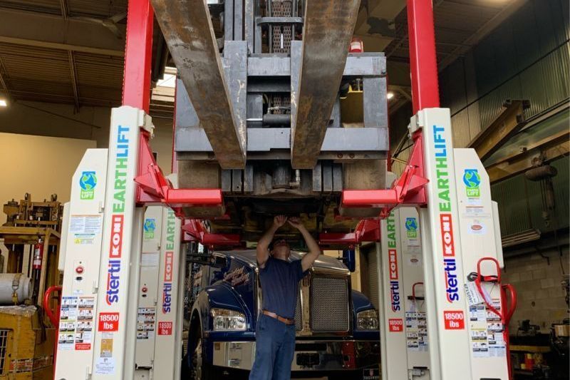 Stertil-Koni mobile forklift lifts