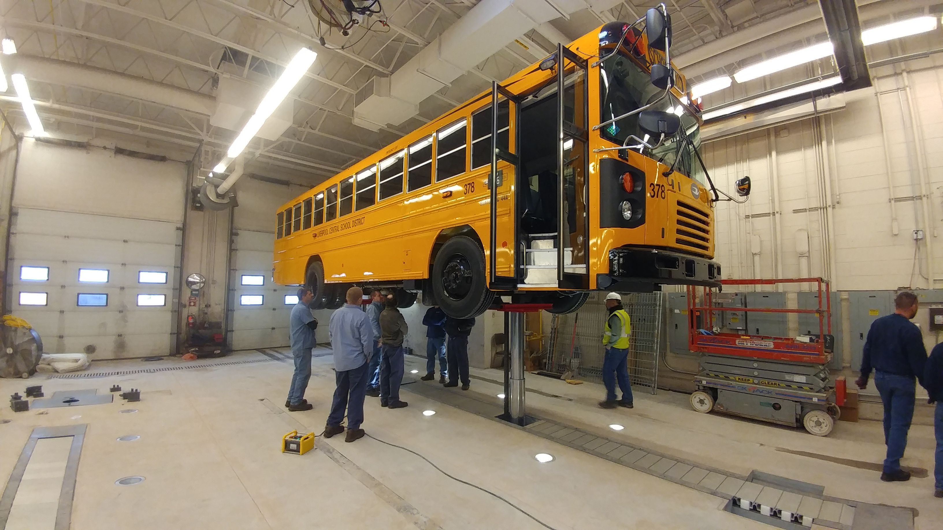 school bus DIAMONDLIFT